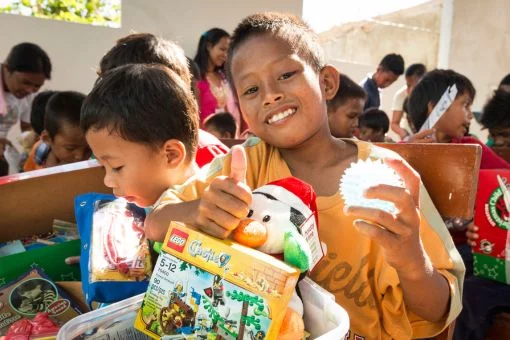 Daumen hoch für "Weihnachten im Schuhkarton"