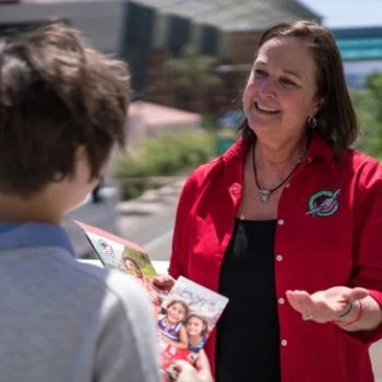 Sich im Gebietsteam für "Weihnachten im Schuhkarton" engagieren.