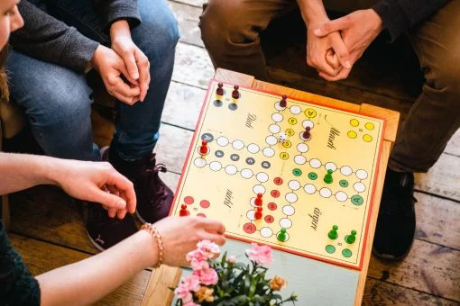 Gesellschaftsspiele im Café