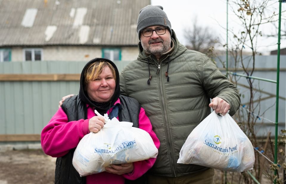 Verteilung von Lebensmitteln in der Ukraine