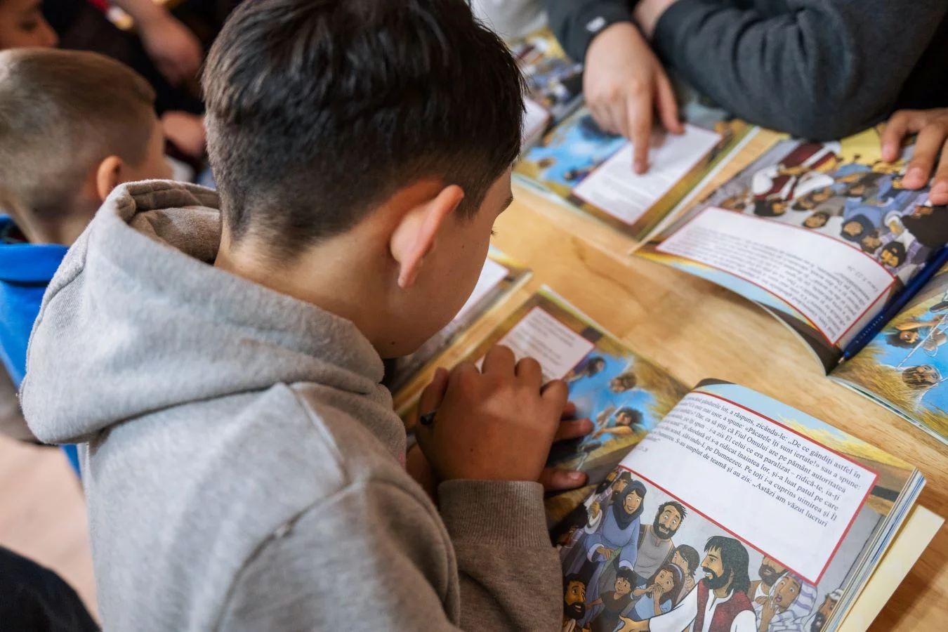 Ein Schuhkarton bringt Hoffnung - zu Daniel und Katka aus der Slowakei