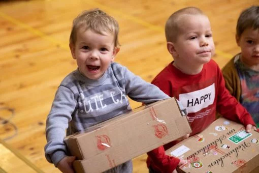 Schuhkartonfreude bei den Kleinsten in Lettland 