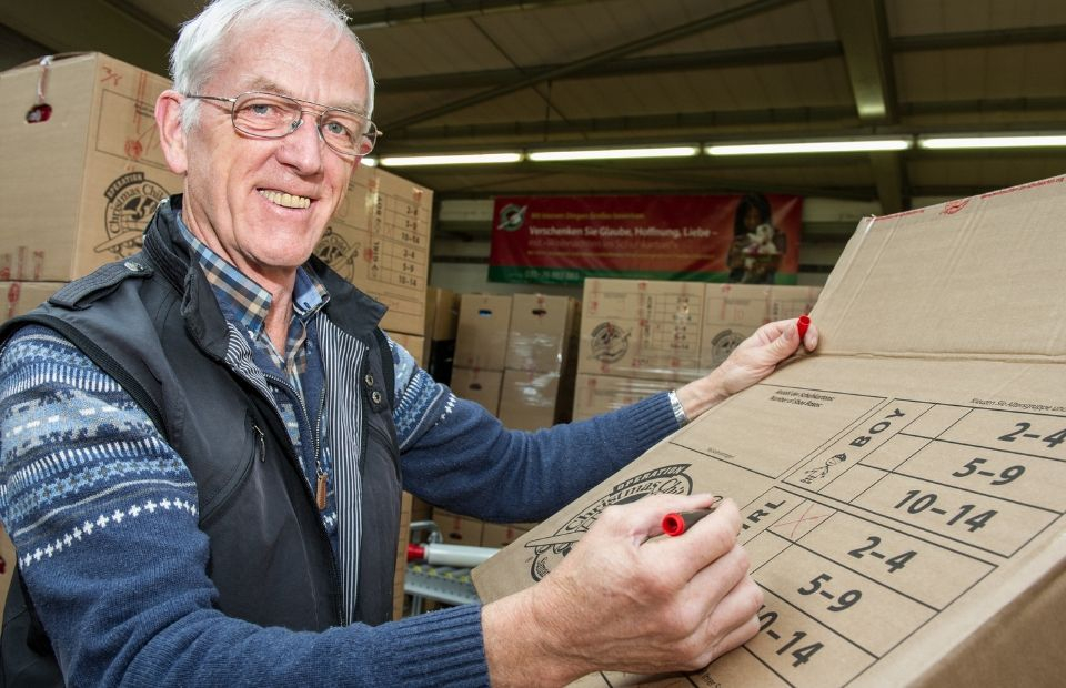 Mitmachen als Annahmestelle für "Weihnachten im Schuhkarton"
