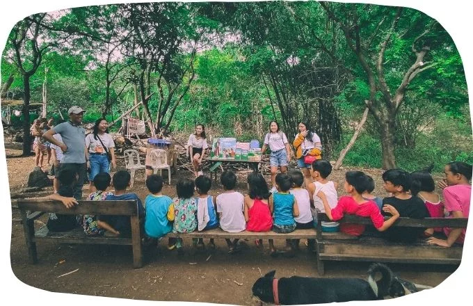 Kindergottesdienst auf den Philippinen