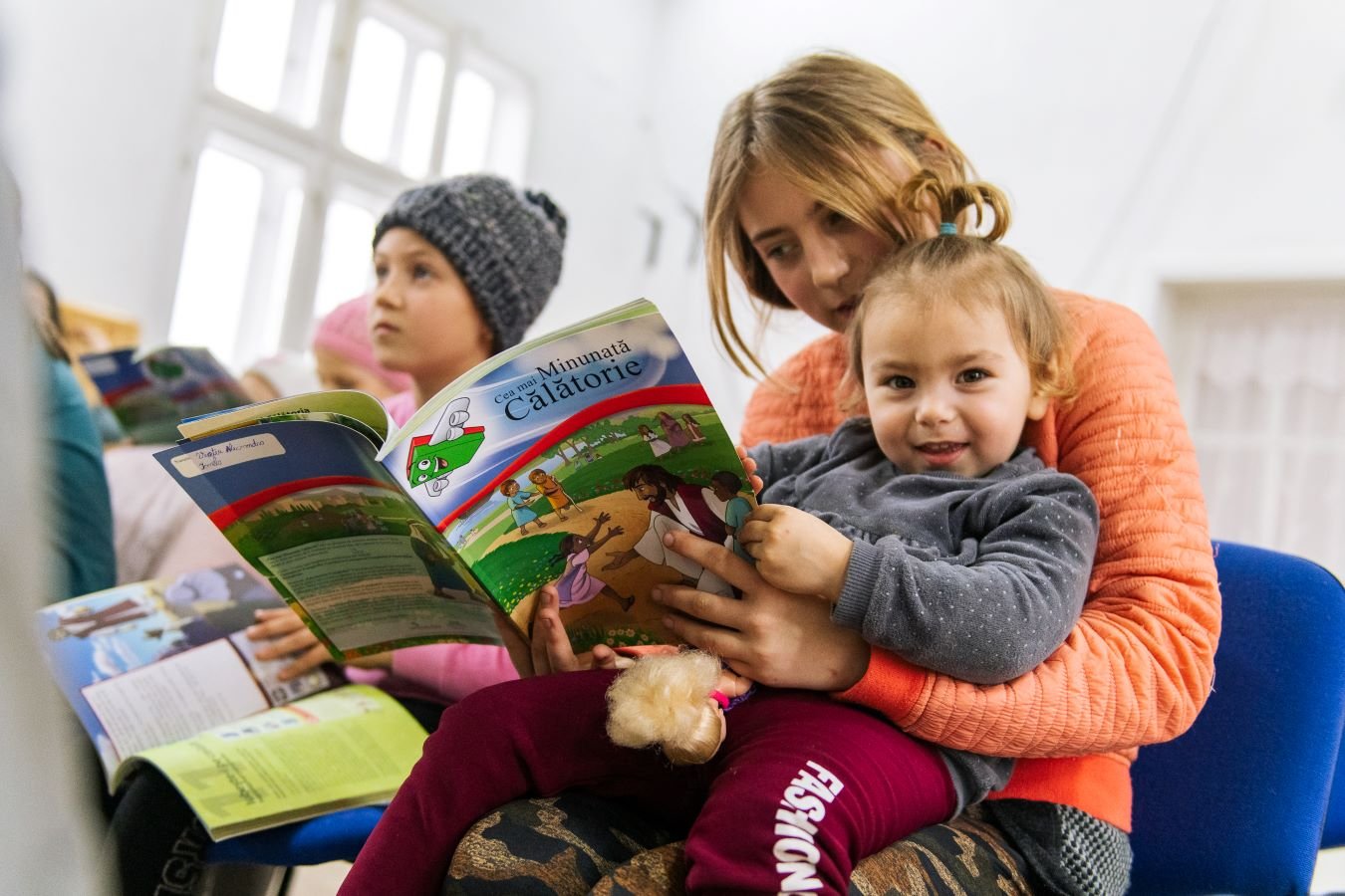 Kinder schützen und stärken - durch "Weihnachten im Schuhkarton"