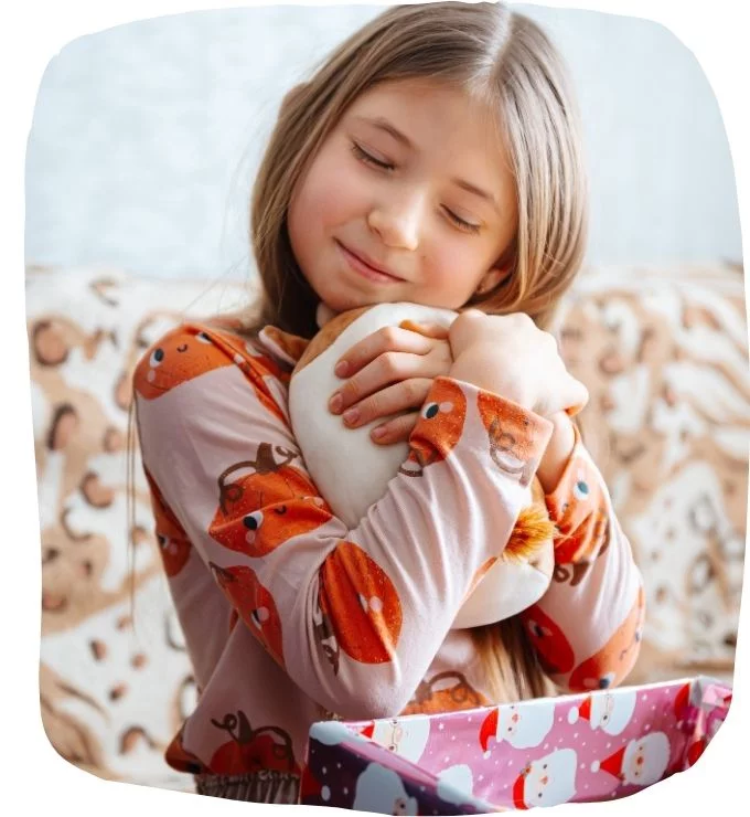 Kira und ihr neuer flauschiger Begleiter