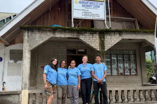 Unser Geburtshaus mit Team