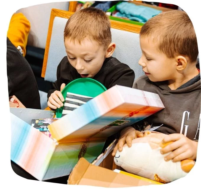 Große Überraschung im Schuhkarton... Große Überraschung im Schuhkarton...