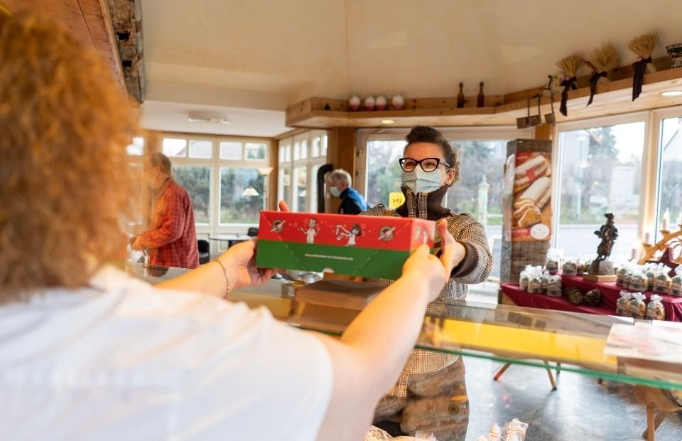 Backen und packen mit "Weihnachten im Schuhkarton"