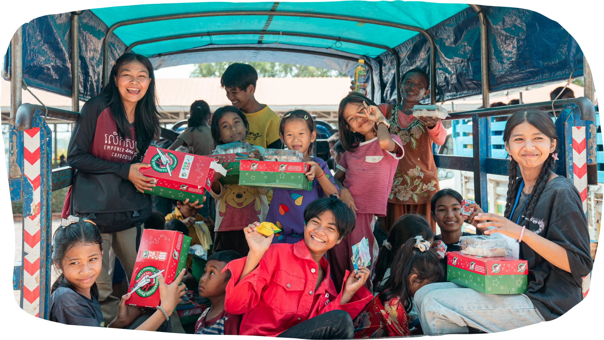 Beschenkte Kinder in Asien