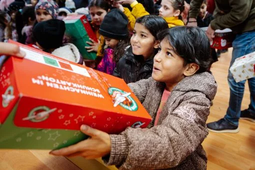 Schuhkartonübergabe