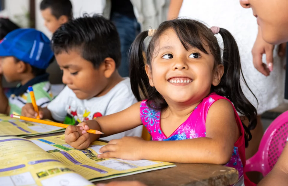 Die Kinder können nach der Verteilung am Glaubenskurs "Die größte Reise" teilnehmen.