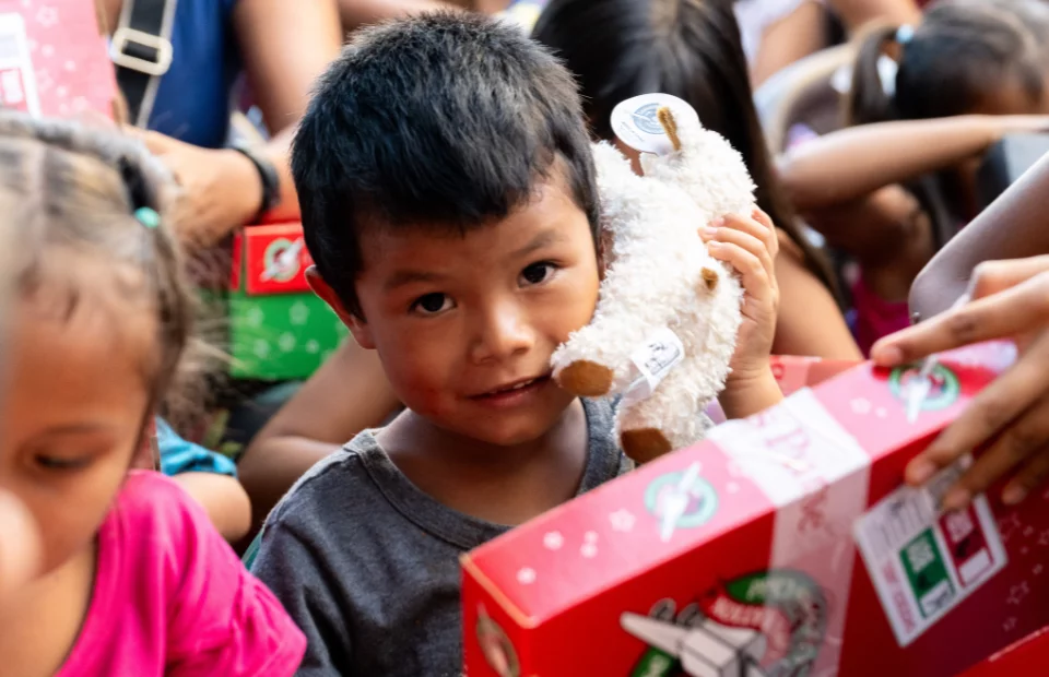 Spenden für "Weihnachten im Schuhkarton"
