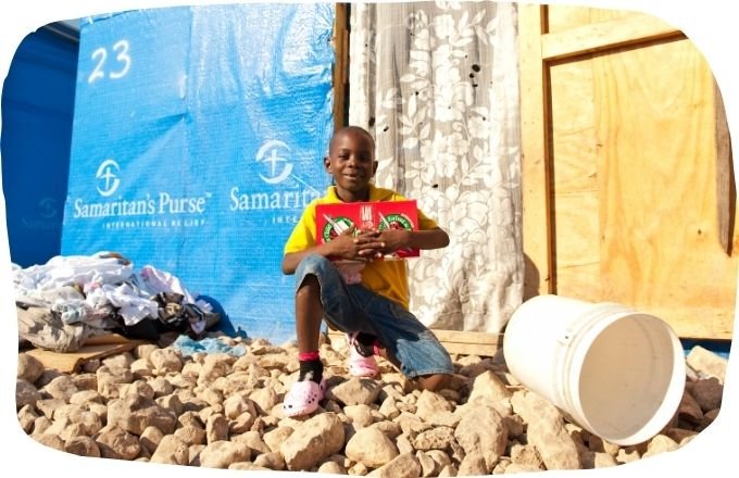 Schuhkartonwunder im Flüchtlingscamp