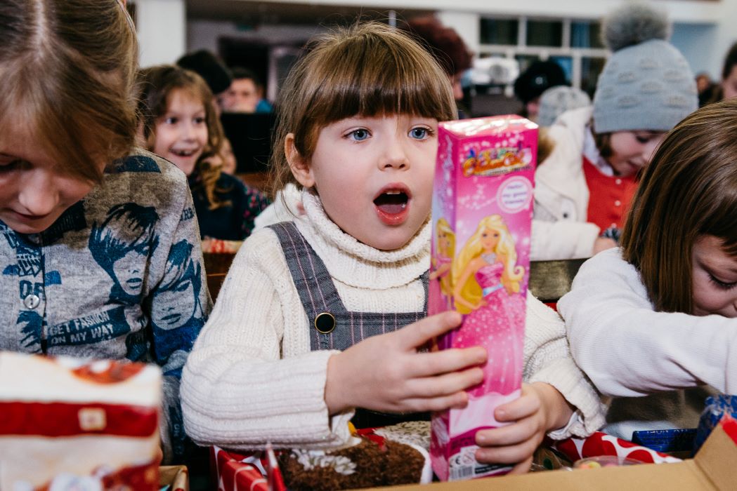 Vom Schuhkartongeschenk ins Brennpunktgebiet