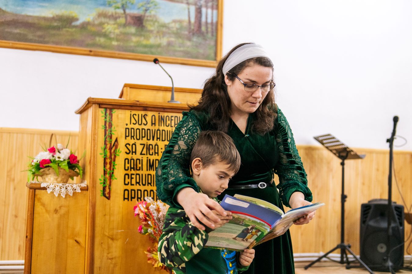 Kinder schützen und stärken - durch "Weihnachten im Schuhkarton"