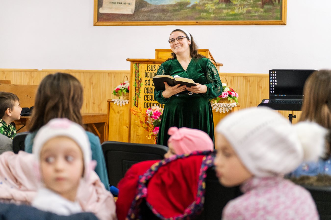 Kinder schützen und stärken - durch "Weihnachten im Schuhkarton"