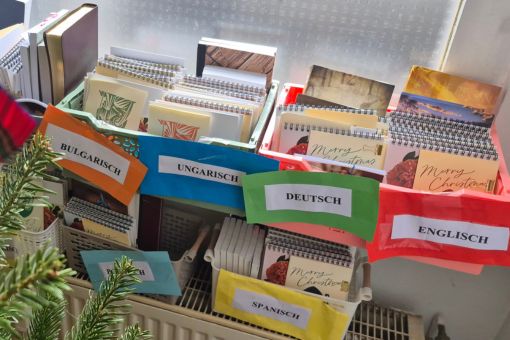 Kalender für die Frauen mit Bibelversen in ihrer Sprache