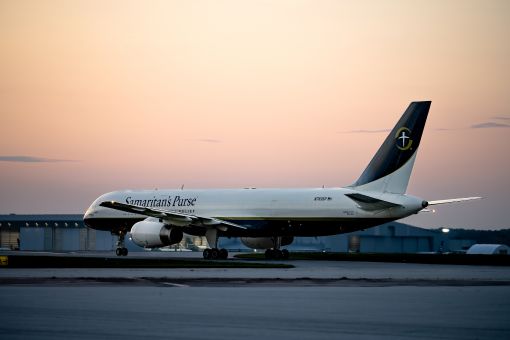 Unser Frachtflugzeug auf dem Weg in den Gazastreifen Unser Frachtflugzeug auf dem Weg in den Gazastreifen