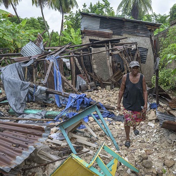 Zerstörtes Haus nach dem Erdbeben auf Haiti Zerstörtes Haus nach dem Erdbeben auf Haiti