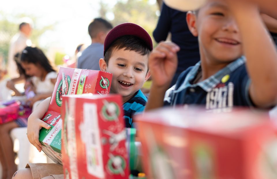 Abgabestellen von Weihnachten im Schuhkarton