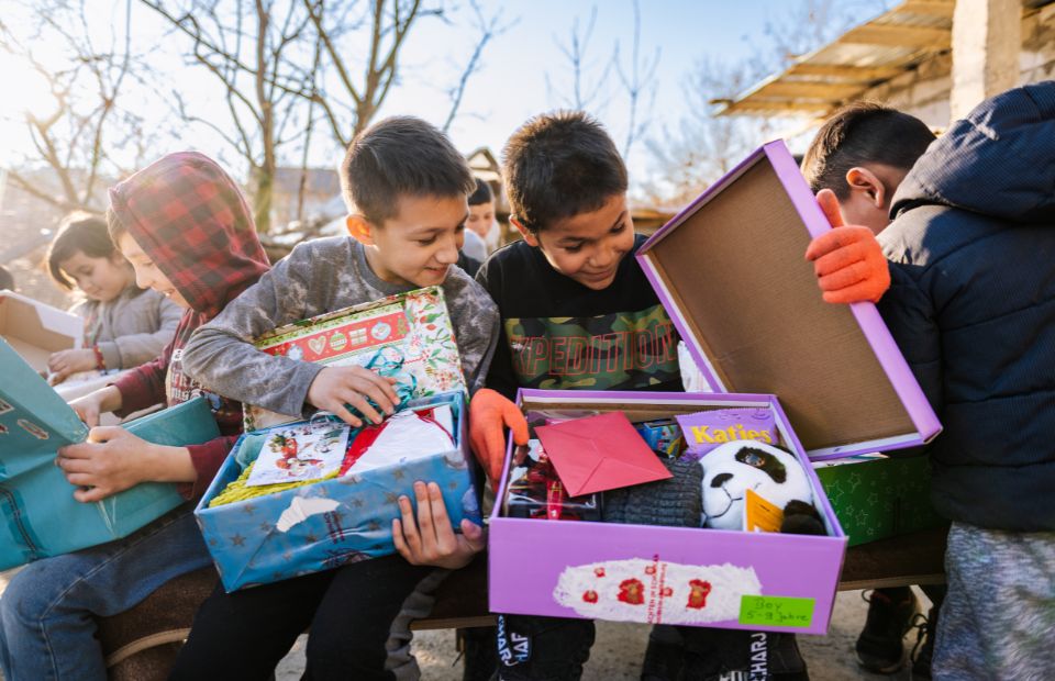 Spenden für "Weihnachten im Schuhkarton"